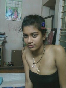 slim-sexy-noida-school-honry-nude-girl